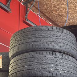 225/50/17 two tires used in good condition 🛞🦈🇵🇷🇻🇪