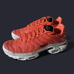 NIKE AIRMAX SIZE 9.5 W 11 M