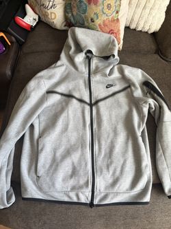 Grey Nike tech fleece