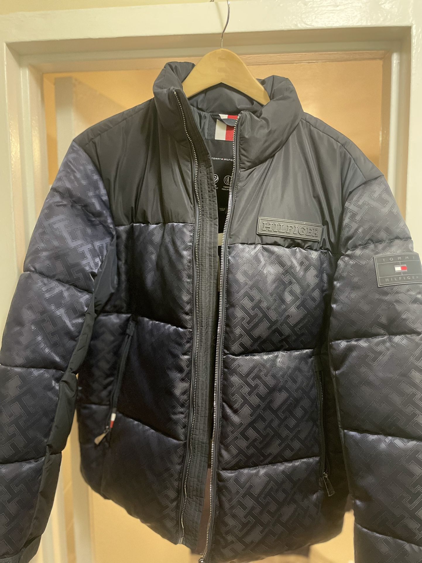 NEW Men’s Tommy Hilfiger New York Monogram Puffer Jacket
