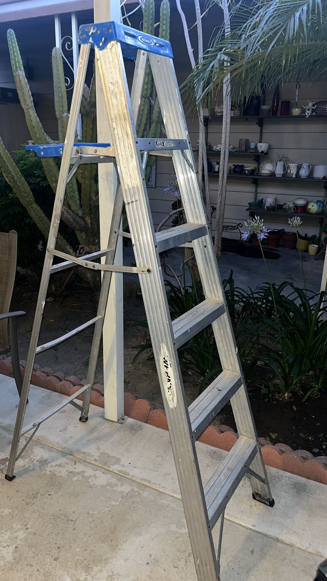 6FT” Werner Aluminum Ladder 250 LB Capacity