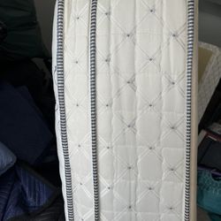 King Pillow Top Mattress & Box Springs