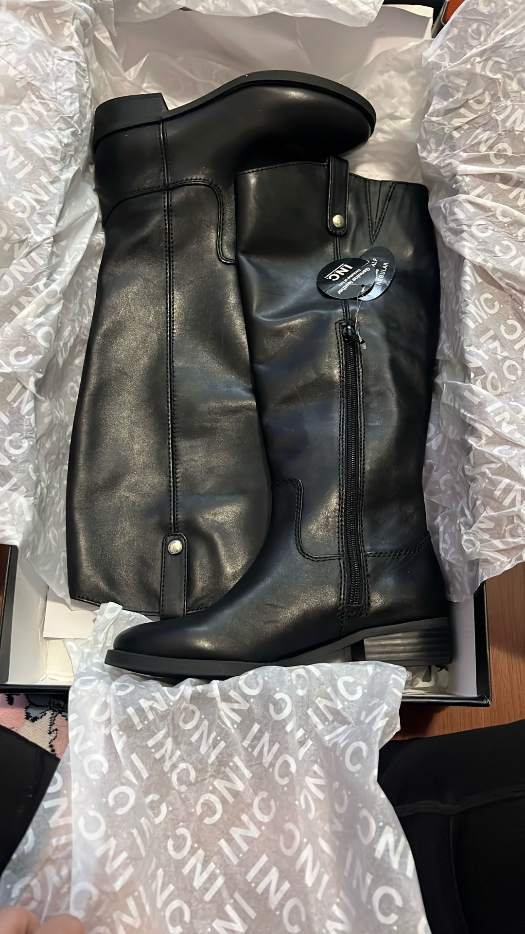 BOOTS 