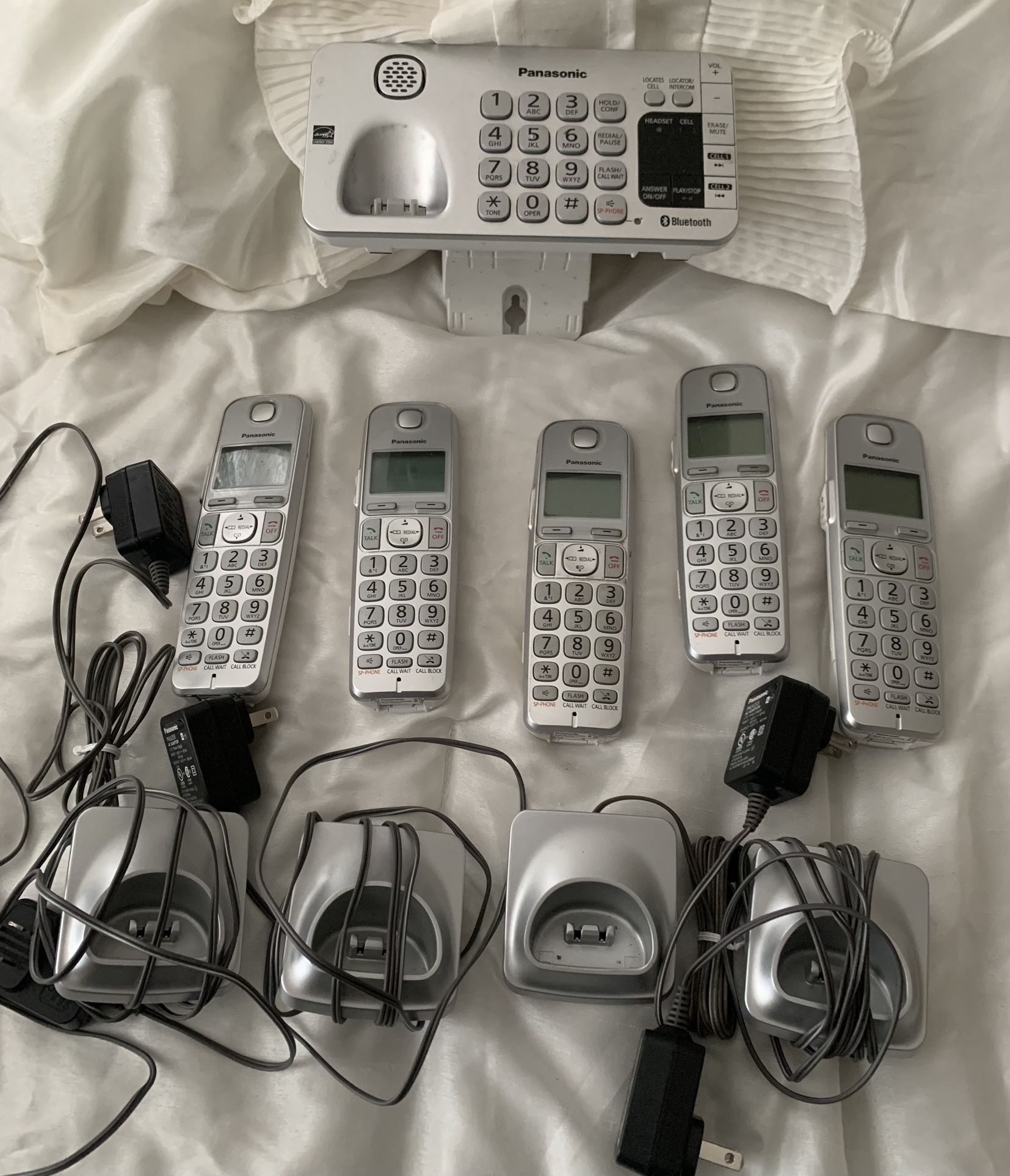 Panasonic KX-TGE470 Cordless Home Telephone with Answering Machine and Bluetooth 5 phones