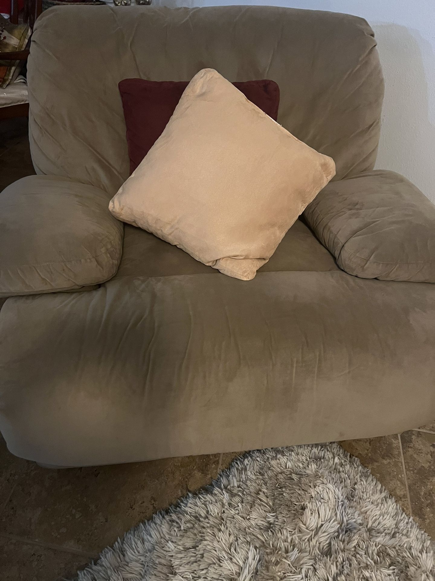 Wide Comfy Pull Out Recliner Puck Up Today