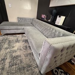 Stylish Grey Velvet Sectional Sofa w/ Hidden Storage – Great for NYC Living! 