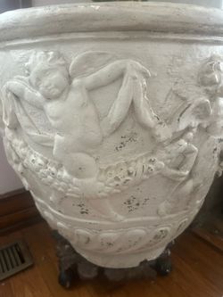 Shabby chic cherub pot