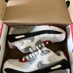 Kids Nike Air Max 90 Ltr Size 5y 