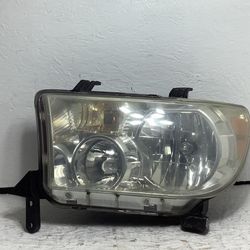 2007 2013 Toyota Tundra left headlight (1C)