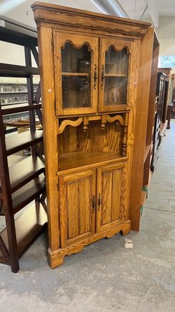 (In store) Oak Corner Cabinet