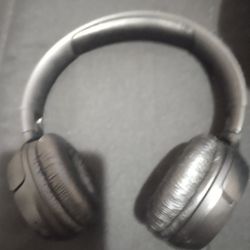 JBL Bluetooth Headphones And JBL Clip 3 Both Barely Used