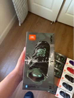 JBL Flip 7 Portable Bluetooth Speaker – Camo Green