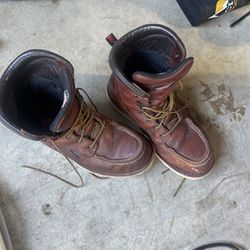 Work Boots . Red Wings Size 9