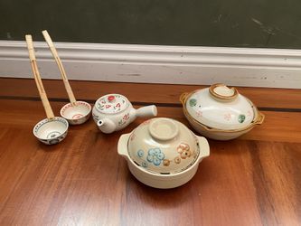 Beautiful bowls with ladle & tea pot