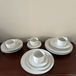 Dinnerware Set 