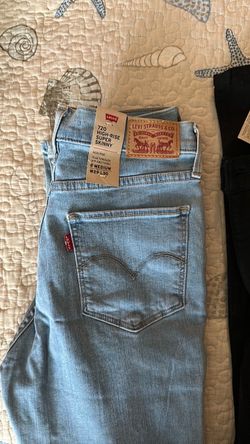 Woman’s Levi jeans