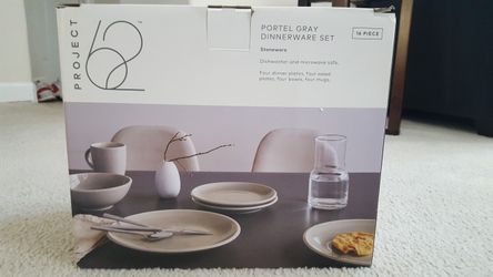 16 Piece Dinnerware Set