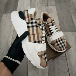 Burberry sneaker Size 10
