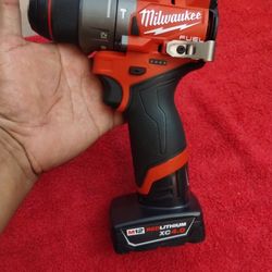M12 Milwaukee Fuel Gen 4 Hammer Drill Con Batería $145