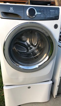 Electrolux washer with pedestal