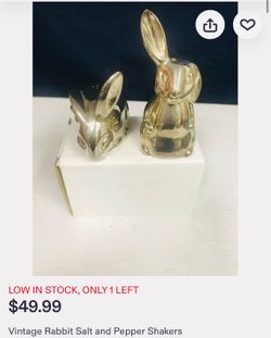 VINTAGE SALT&PEPPER SHAKERS