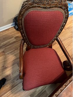 Table with 5 chairs