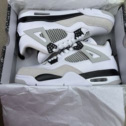 Jordan 4 “Military black”