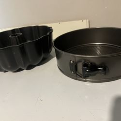 Two pieces of cake pan