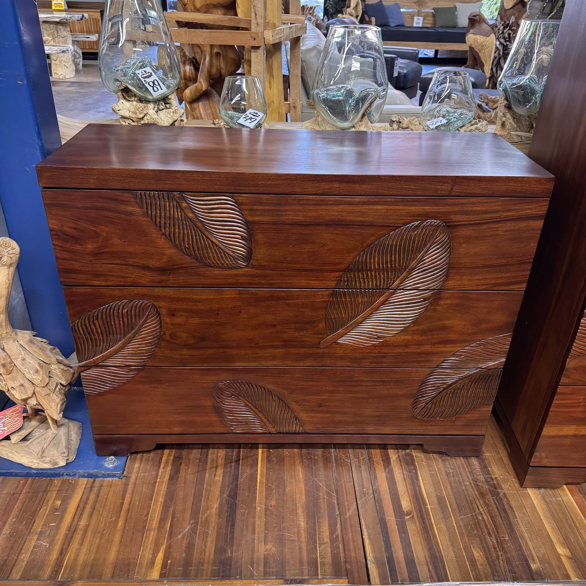 Solid Mahogany Leaf Motif Dresser