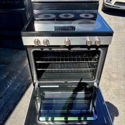 Frigidaire Gallery electric stove (30”) in excellent condition. Fully tested and works perfectly.