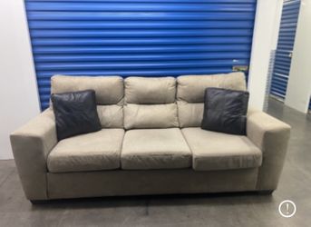 Comfy Gray Couch (free delivery)