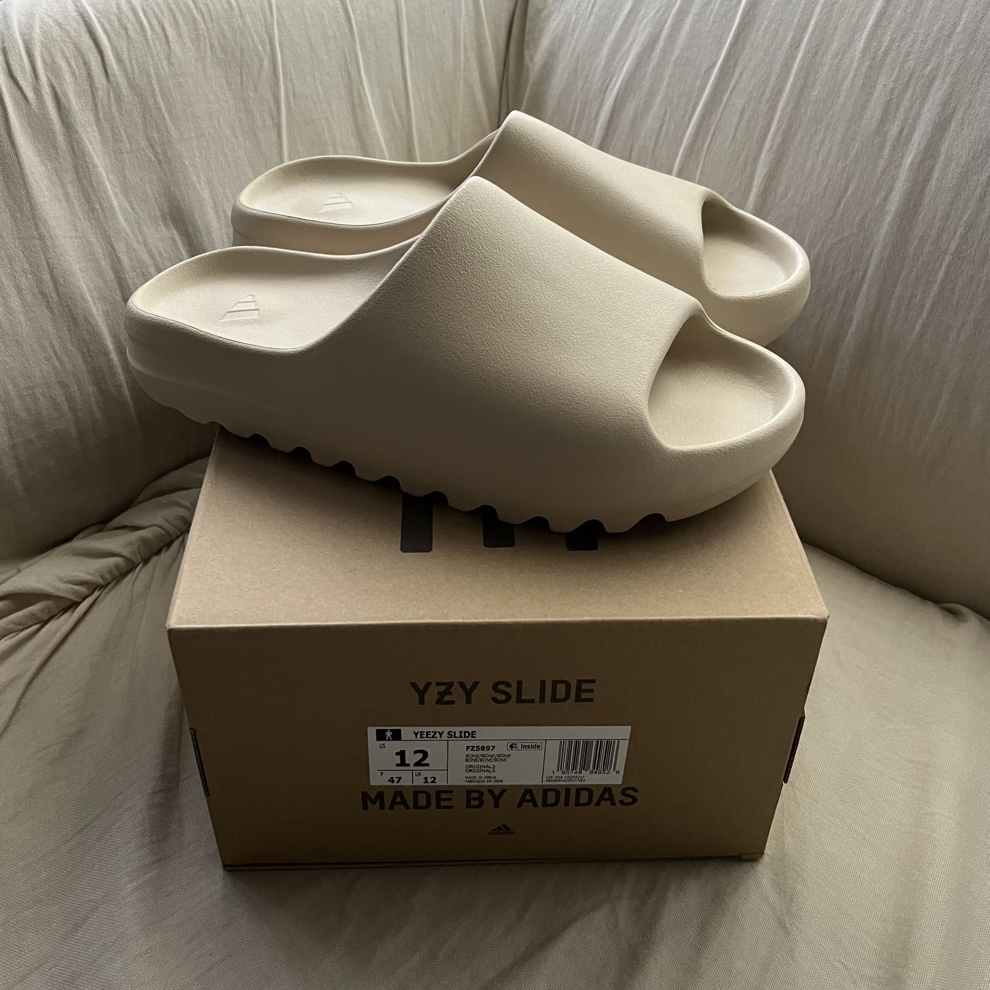 Adidas Yeezy Slide Bone New Size 12