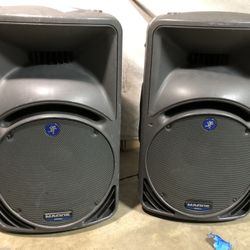 Mackie C300z Speakers