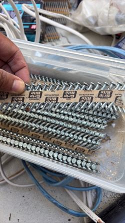 Construction nails and screws - free