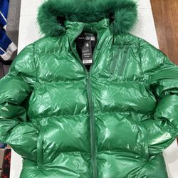 New With Tags Size Large Cold Weather Is Here!!