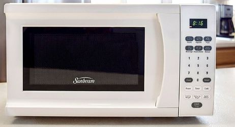 Sunbeam SGS90701W-B 0.7-Cubic Foot Microwave Oven, White