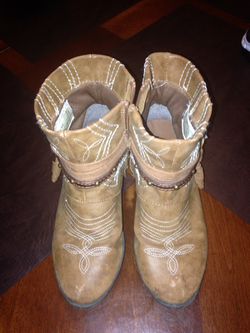 Girls Boots size 3