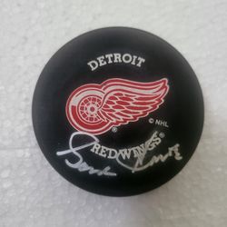 Gordie Howe signed puck