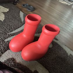Red Boots 