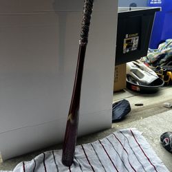 wooden bat 