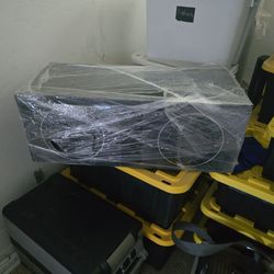 Speaker box and amplifier