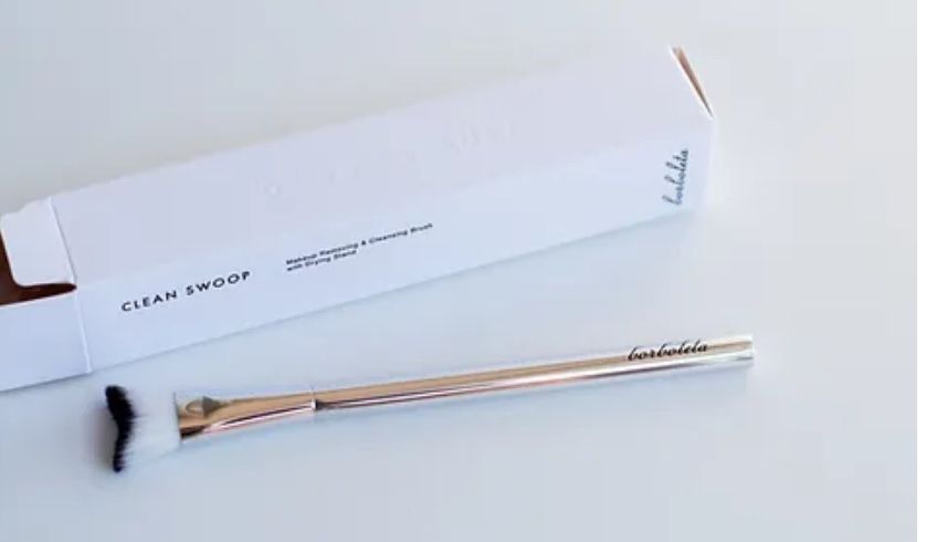 Clean Swoop Makeup Removing & Cleaning Brush With Drying Stand