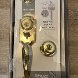 Kwikset Montara Polished Brass Single Cylinder Door Handleset with Juno Entry Door Knob