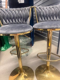 2  bar stool never used