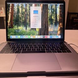 MacBook Pro (13 Inch 2018)