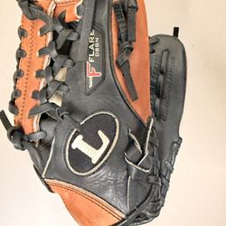 Louisville Slugger Flare Glove