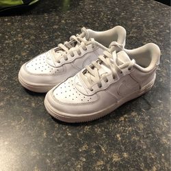 Kids Nike Air Force 1 (Size Boys 13) 