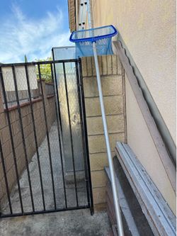 Pool Skimmer
