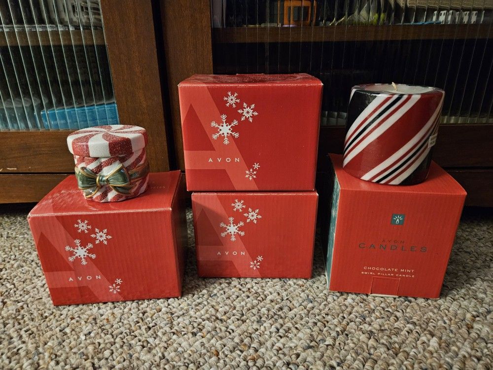 Avon Holiday Poured Candles Peppermint Box And Chocolate Mint Swirl Pillar Candle