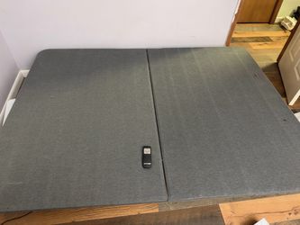 Adjustable Bed Base with Remote - Queen